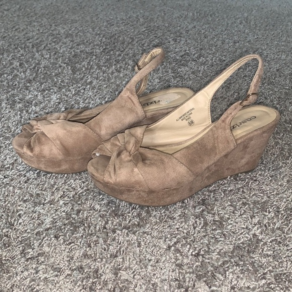 Cabrizi size 8.5 women’s suade Renee tan brown wedges‎ sandals heals